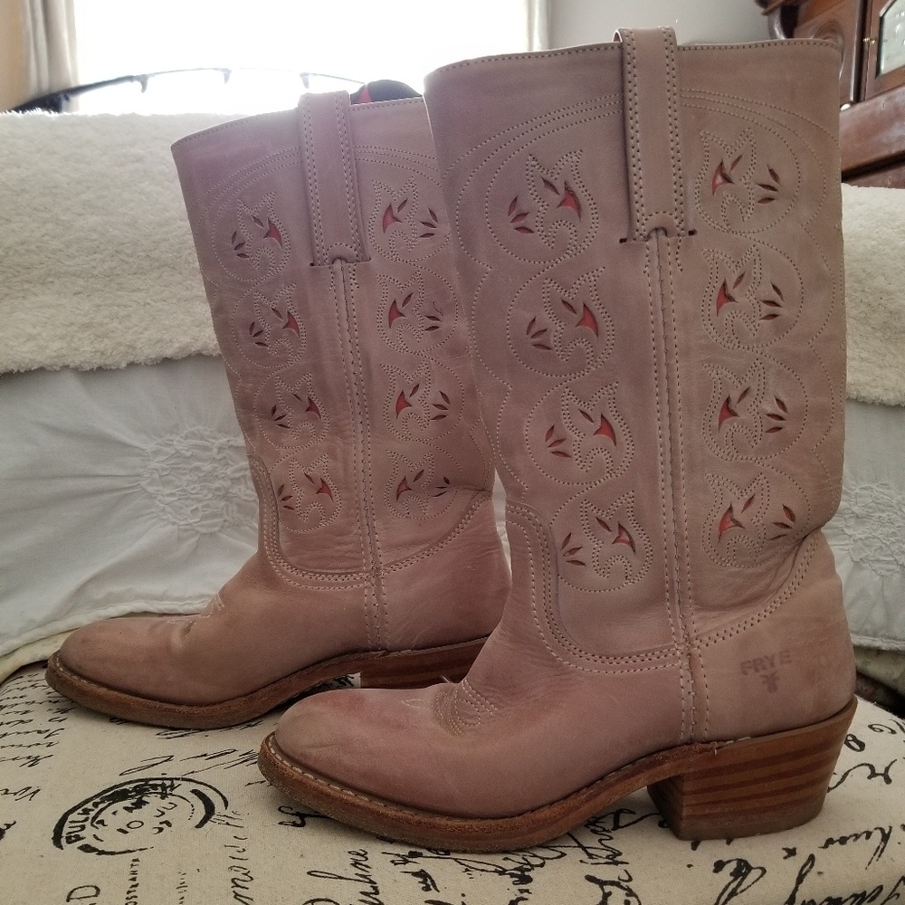 👢  Frye Boots